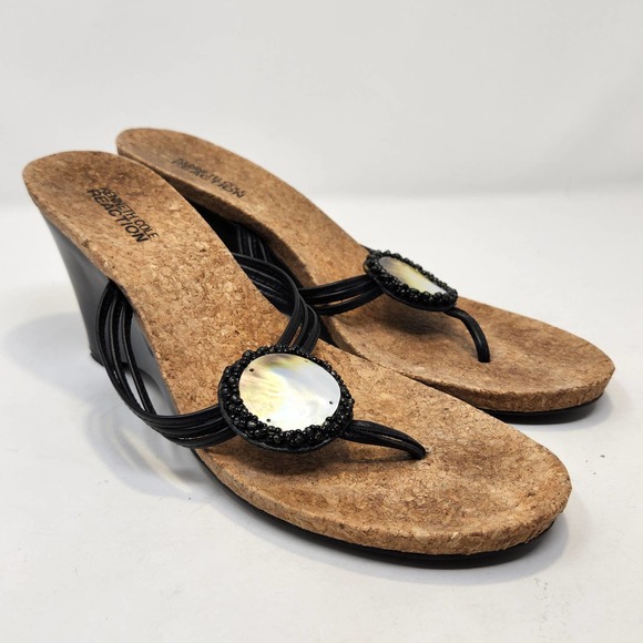 Kenneth Cole Reaction Black Leather Wedge Thong Sandals 9M Shell Beaded Cork Bed - Picture 1 of 9